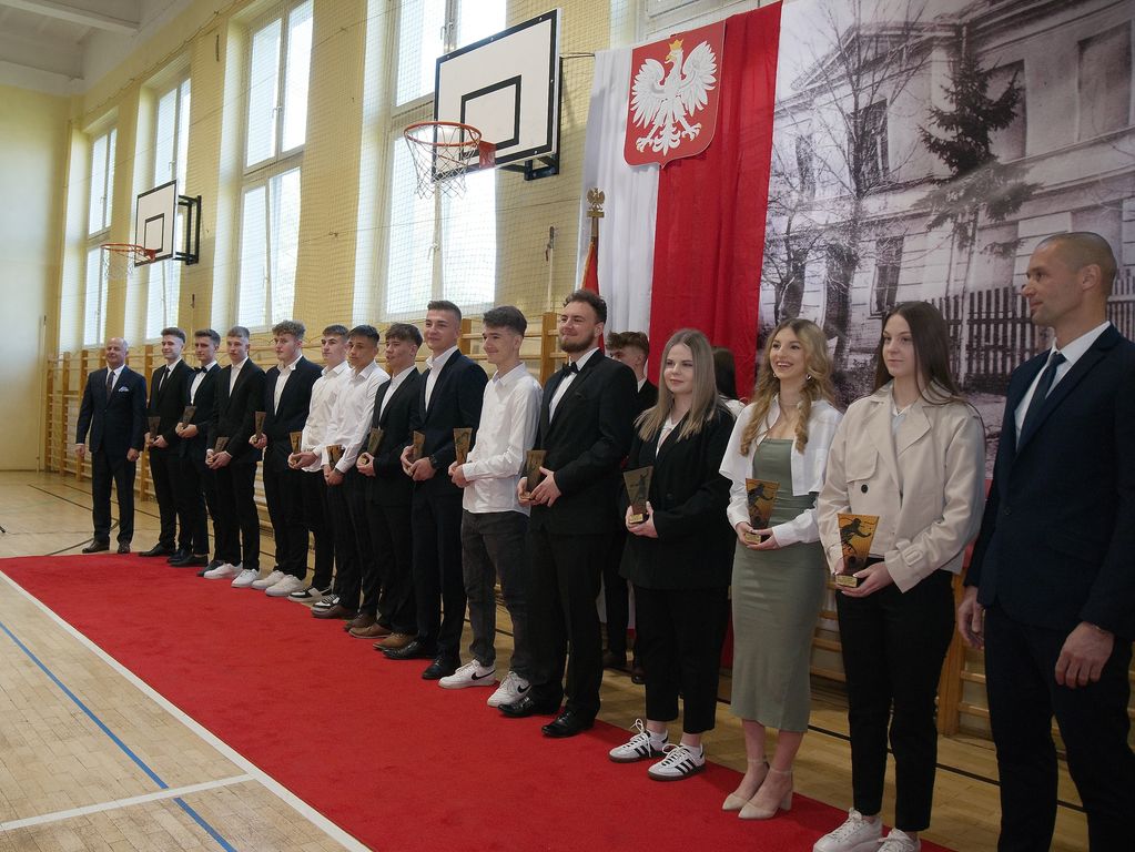 Pożegnanie uczniów klas maturalnych.